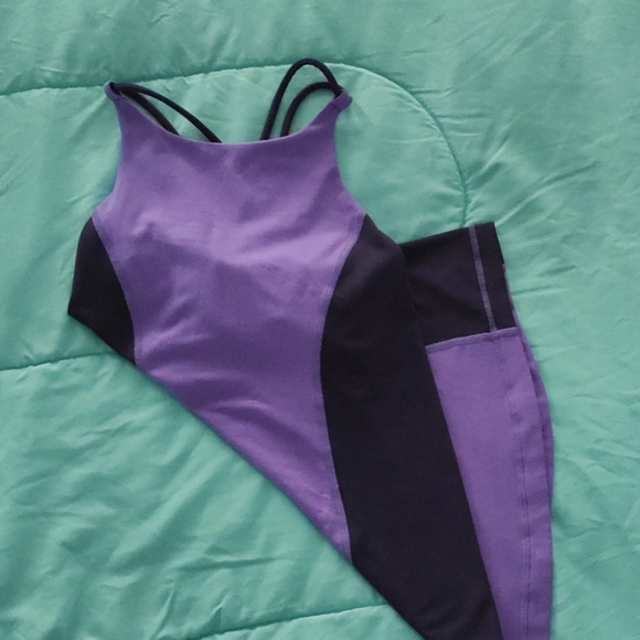 Purple adjustable Lululemon tank size 4 - Picture 3 of 6